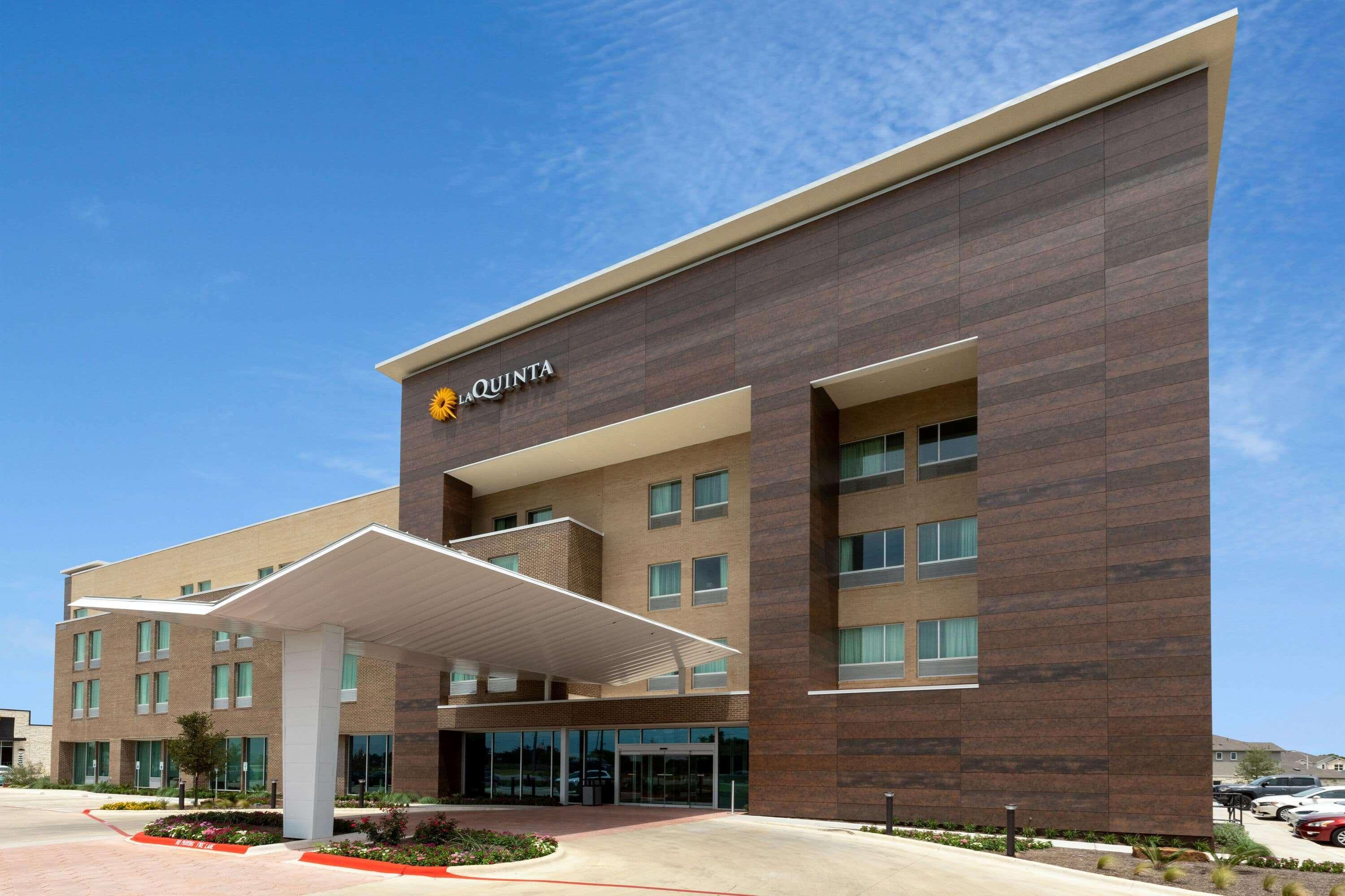La Quinta Inn & Suites By Wyndham Round Rock Near Kalahari Exteriér fotografie