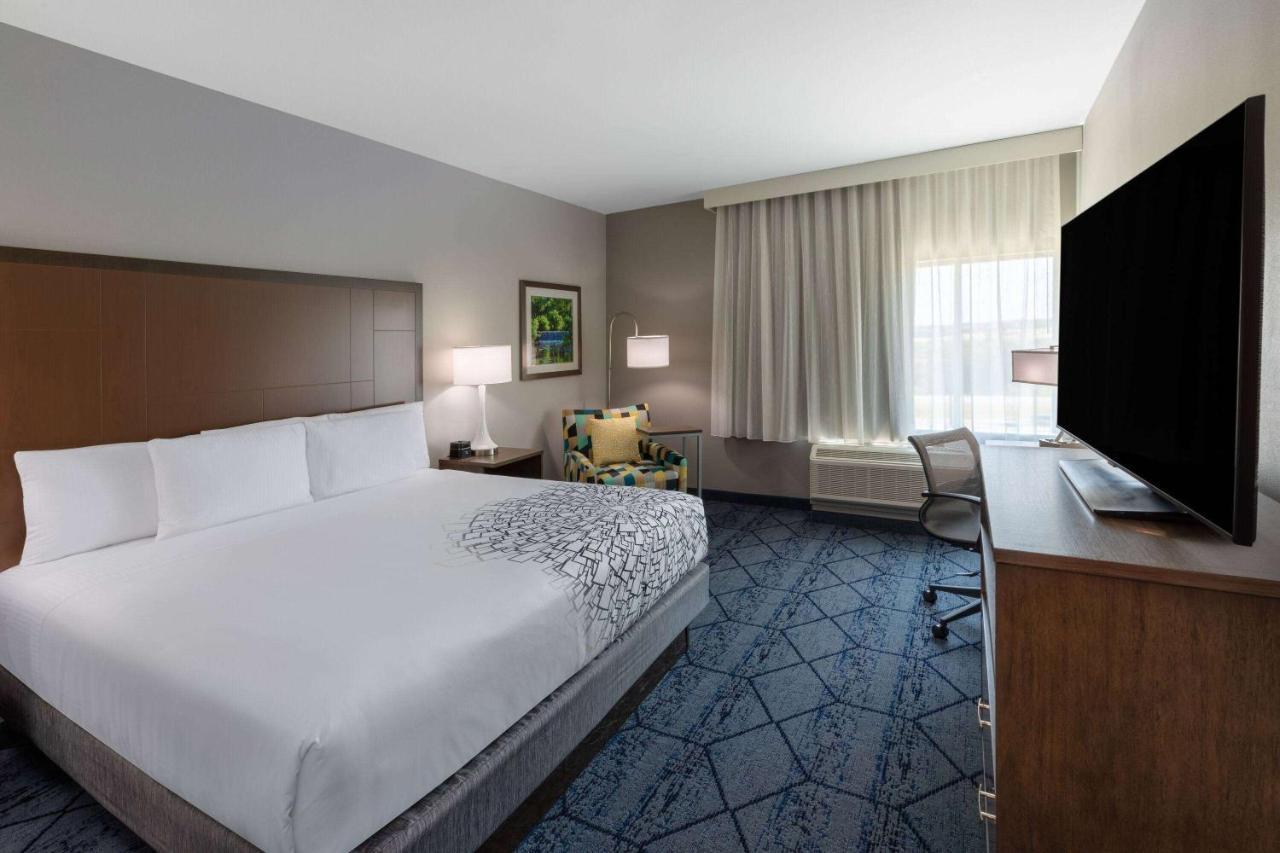 La Quinta Inn & Suites By Wyndham Round Rock Near Kalahari Exteriér fotografie