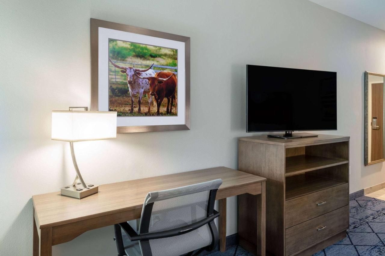 La Quinta Inn & Suites By Wyndham Round Rock Near Kalahari Exteriér fotografie